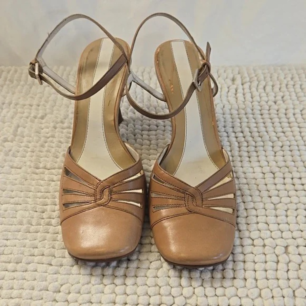 Elegant Tan Women's Heels